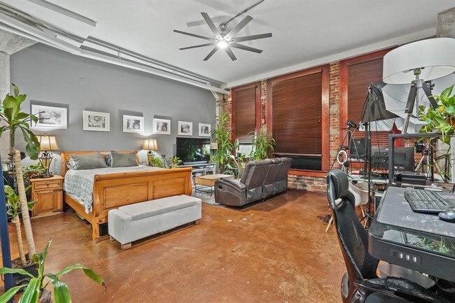 Photo - 2205 McKinney St Condo Unit 303