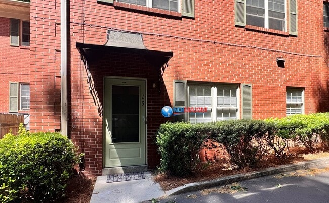 Photo - 430 Lindbergh Drive NE