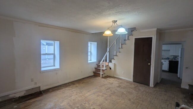 Photo - 168 W Center St