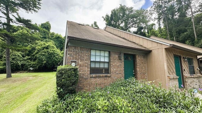 Building Photo - 1059 Ocala Rd Rental