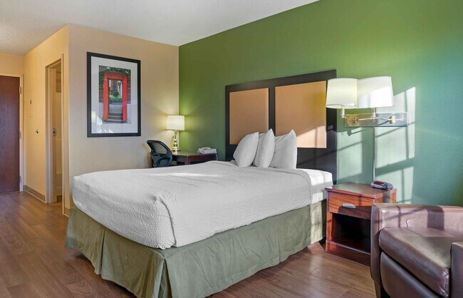 Furnished Studio-Detroit - Farmington Hills