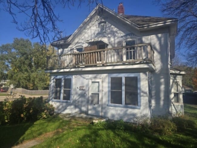 Building Photo - 406 N Bridge St Unit A- Upper