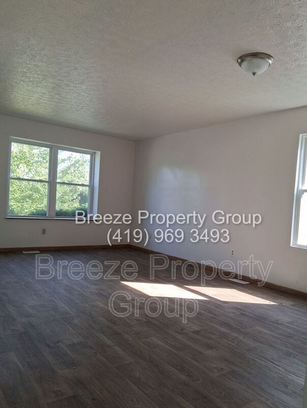 Photo - 201 W Chalmers Ave