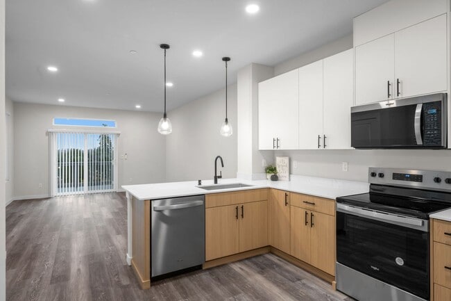 Photo - New Construction Luxury Townhome - Bright & Sunny End Unit