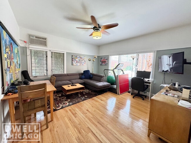 Photo - 1115 W Altgeld St Apartment Unit 1