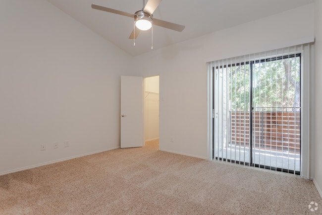 2BR,2BA - 1072SF B3 - BEDROOM