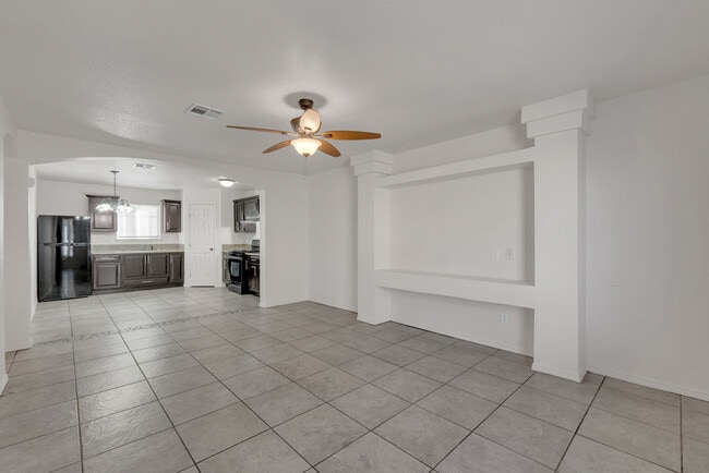 Photo - 9277 Leonardo Ave