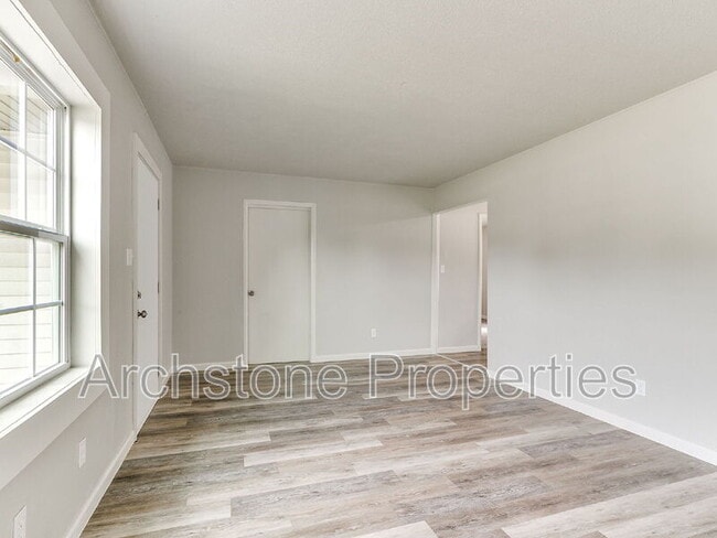 Photo - 2312 Mustang St