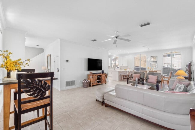 Photo - 42 Topaz Cove Unidad ID1056196P