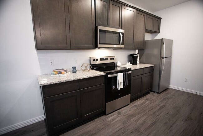 Photo - 4555 Foxton Ln