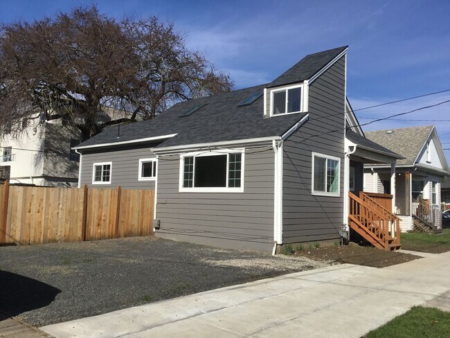 Photo - BOISE CONTEMPORARY BUNGALOW