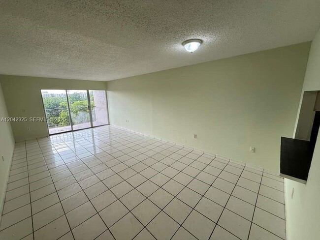 Photo - 1900 W 68th St Unit G308