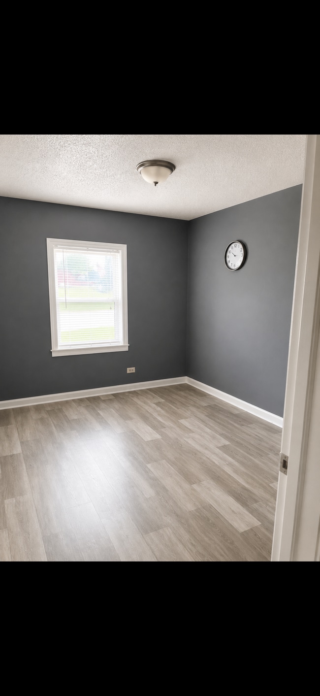 Photo - Forrest Apartment Unit B
