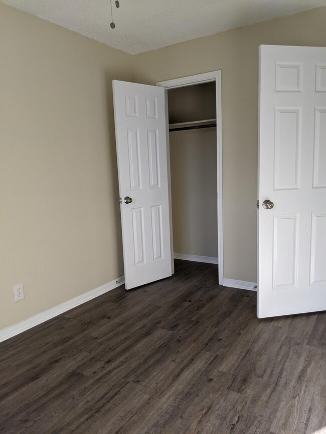 Photo - 2504 Bluejay Dr