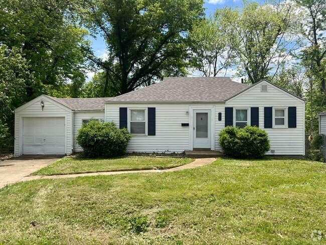 Building Photo - 2 Bedroom Home with Basement and Garage fo...