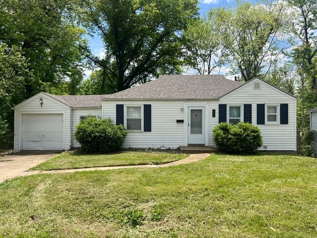 2 Bedroom Home with Basement and Garage fo... - 2 Bedroom Home with Basement and Garage fo...