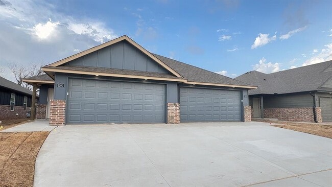 Building Photo - 1200 NW 113th St