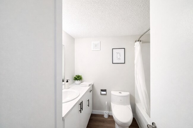 Photo - 10724-10105 105 St NW Unit 201