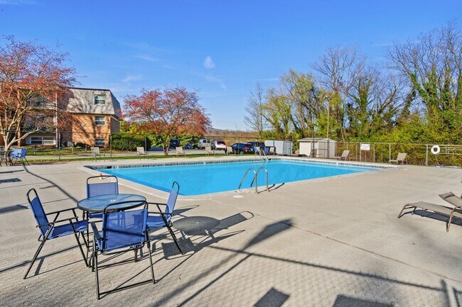 Sterlingwood Pool