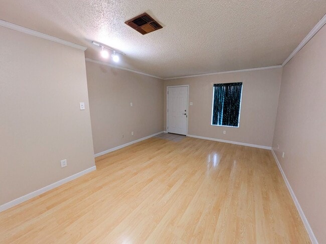 Photo - 6255 Bedford Dr