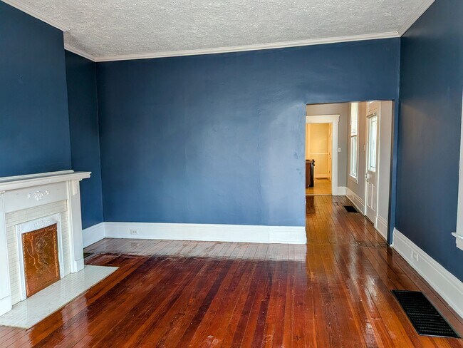 624 W 12th St Unit 1