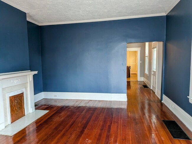 Photo - 624 W 12th St Unit 1