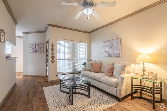 1BR, 1BA - 756SF - Eaglebrook Apartments