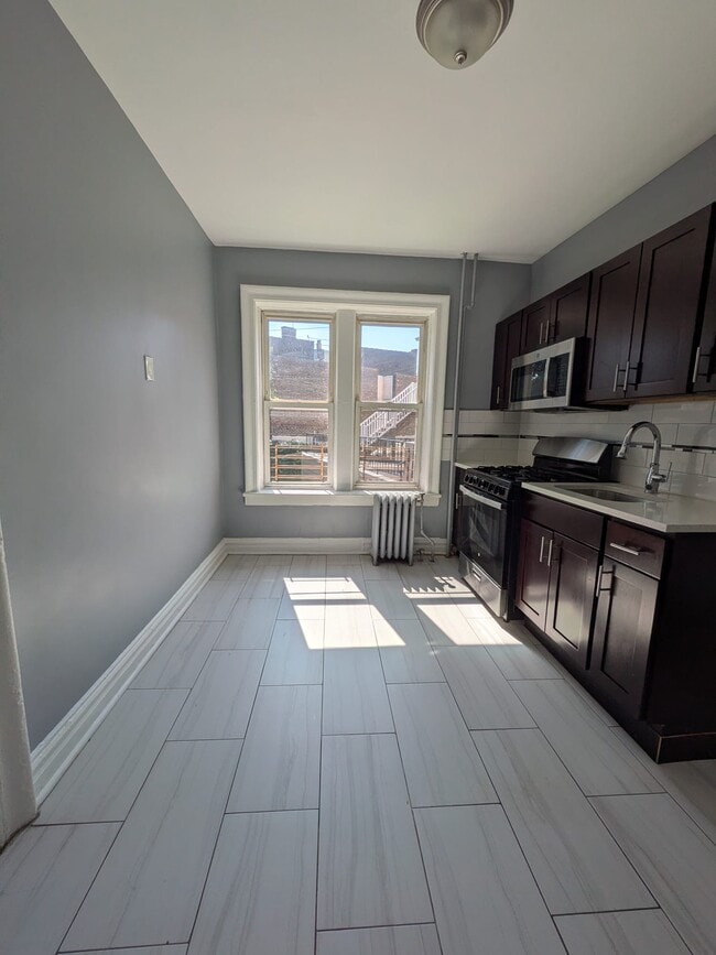 176 Broadway Unidad 3