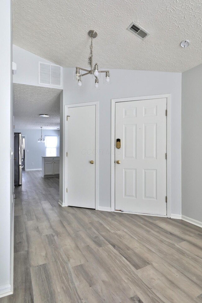 Photo - 2691 Northwold Rd