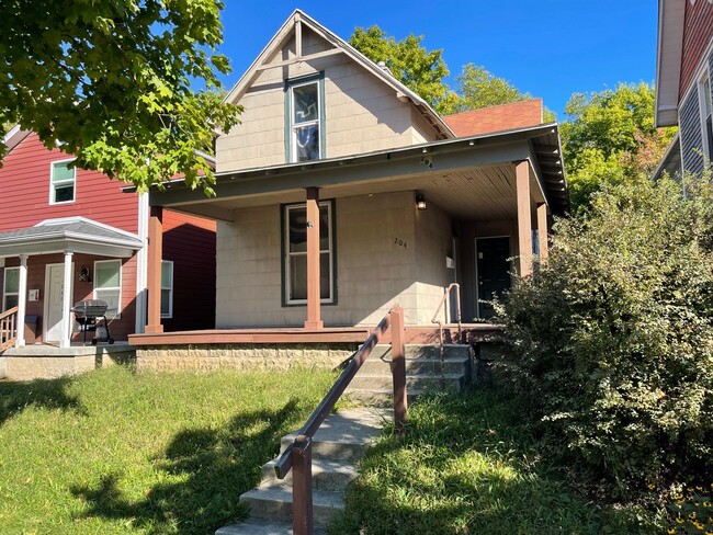Building Photo - 204 W Stadium Ave