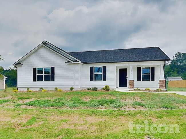 Photo - 205 Tractor Pl