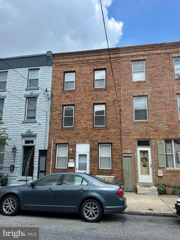 Building Photo - 2705 E Somerset St Rental