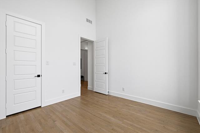 3769 Vase Vine Pl