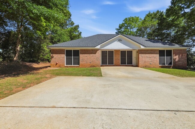 Building Photo - North Phenix City Duplex