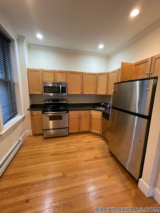 435 Beacon St Unit 4