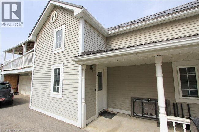 Photo - 1343 King St N