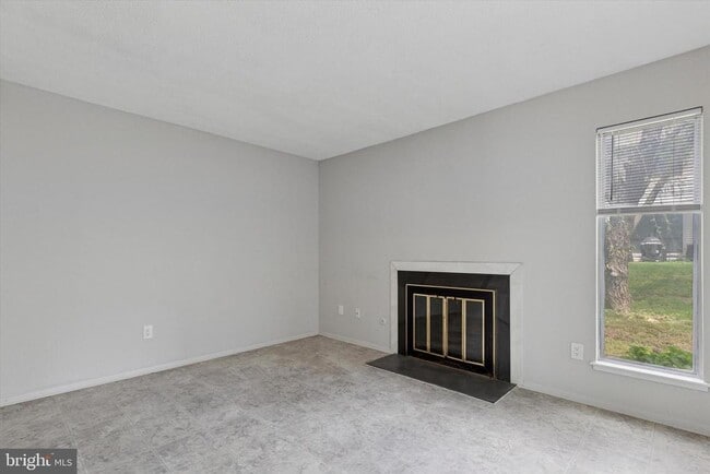 Photo - 102 Revere Dr