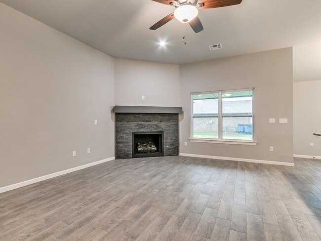 Photo - 1ST MONTH FREE