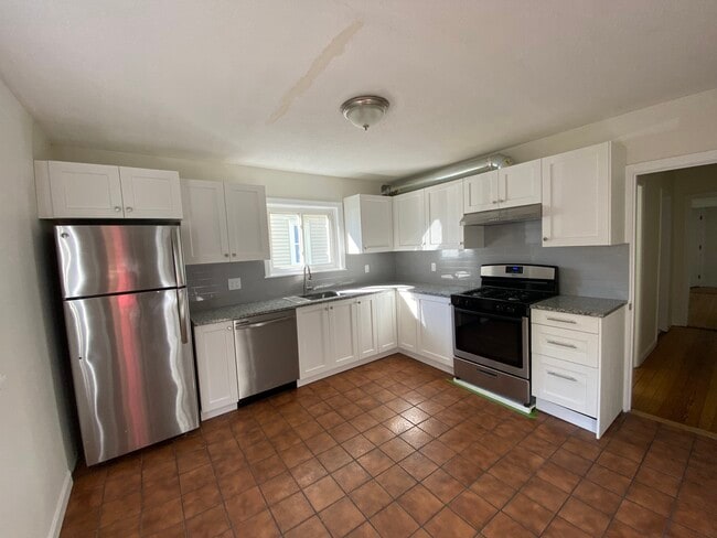Building Photo - 10 Clary St Unit 1