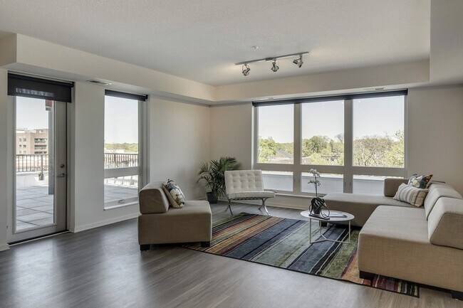 Photo - Laguna Apartments