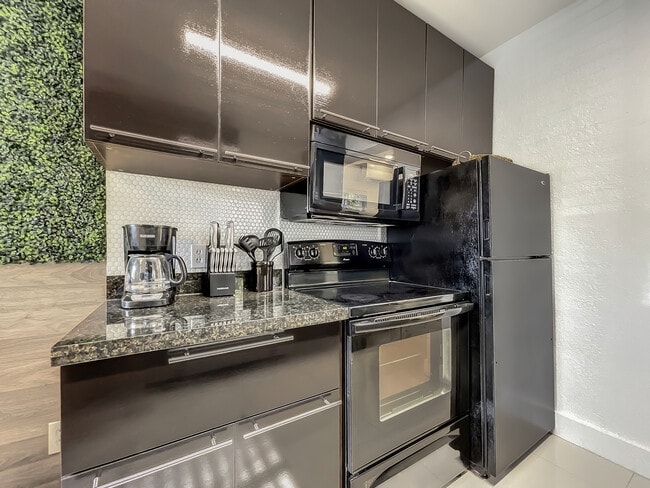 Photo - 2724 SW 36th Ave Unit D
