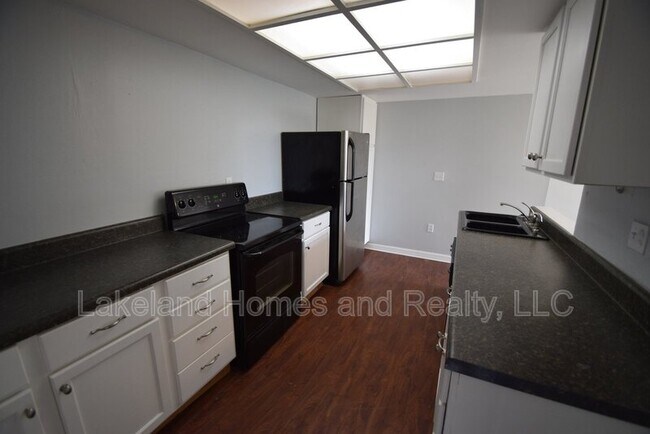 Photo - 2025 Sylvester Rd Unidad N308