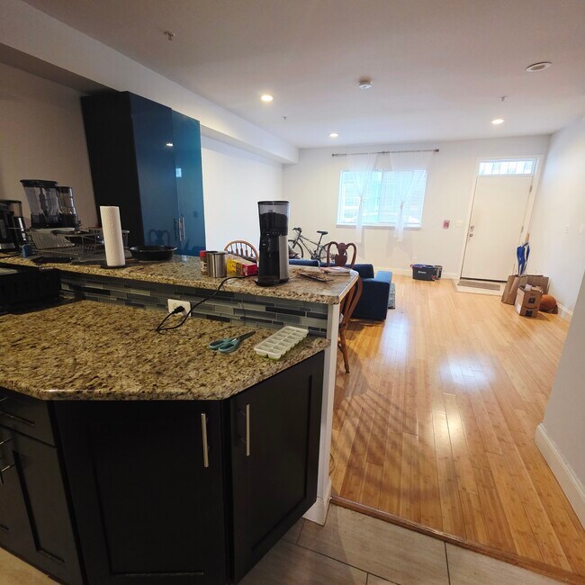 Photo - 628 N 11th St Unit 4