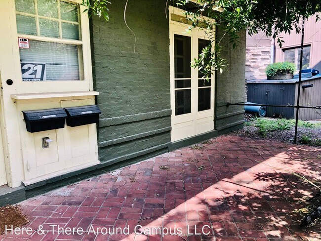 Photo - 7 br, 2 bath Room For Rent - 2034 Iuka Ave.