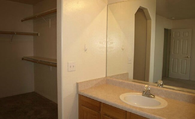 Photo - 8400 E Stevens Dr Unidad 1