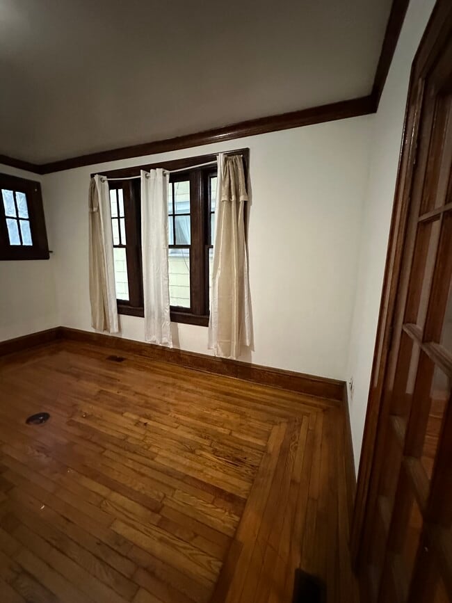 1552 Lewis St Apartments Charleston, WV