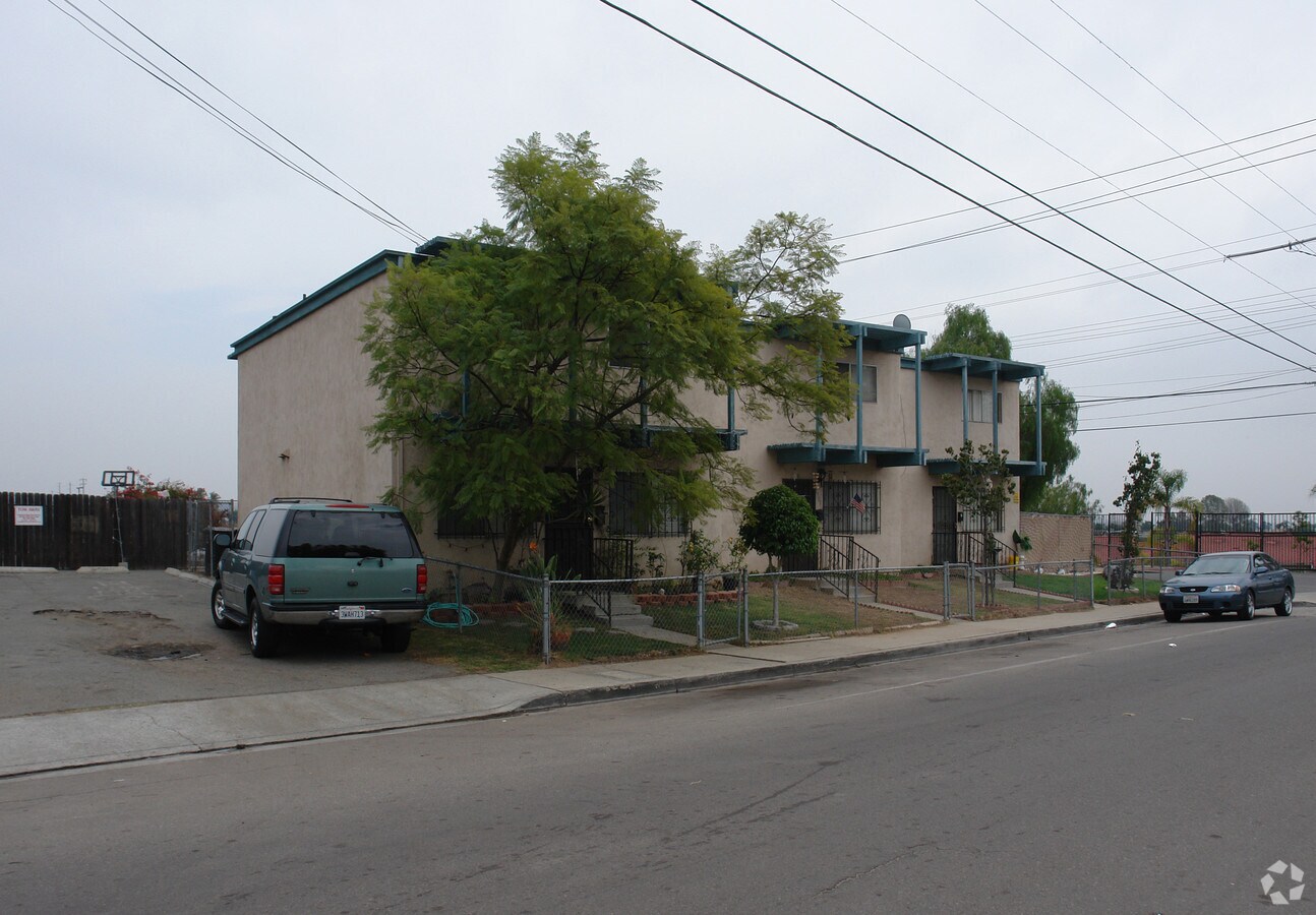 Photo - 2305 Modesto St