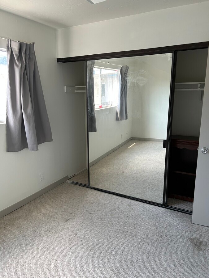 Photo - 4875 Cole St