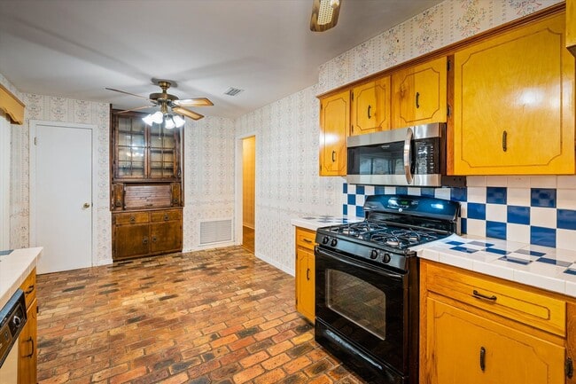 Photo - 7300 Cypress Ave