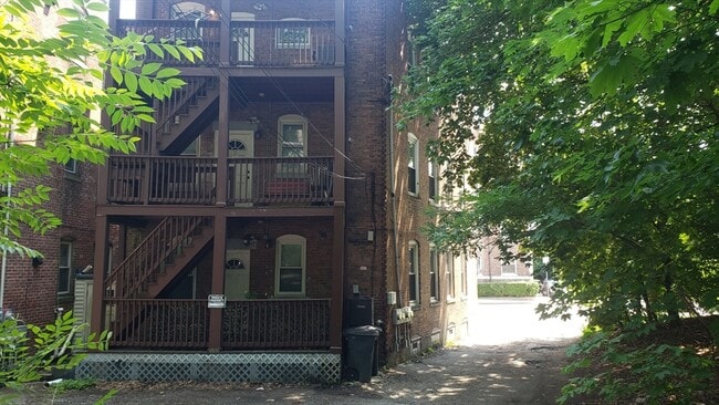 Building Photo - 225 South St Unit 2